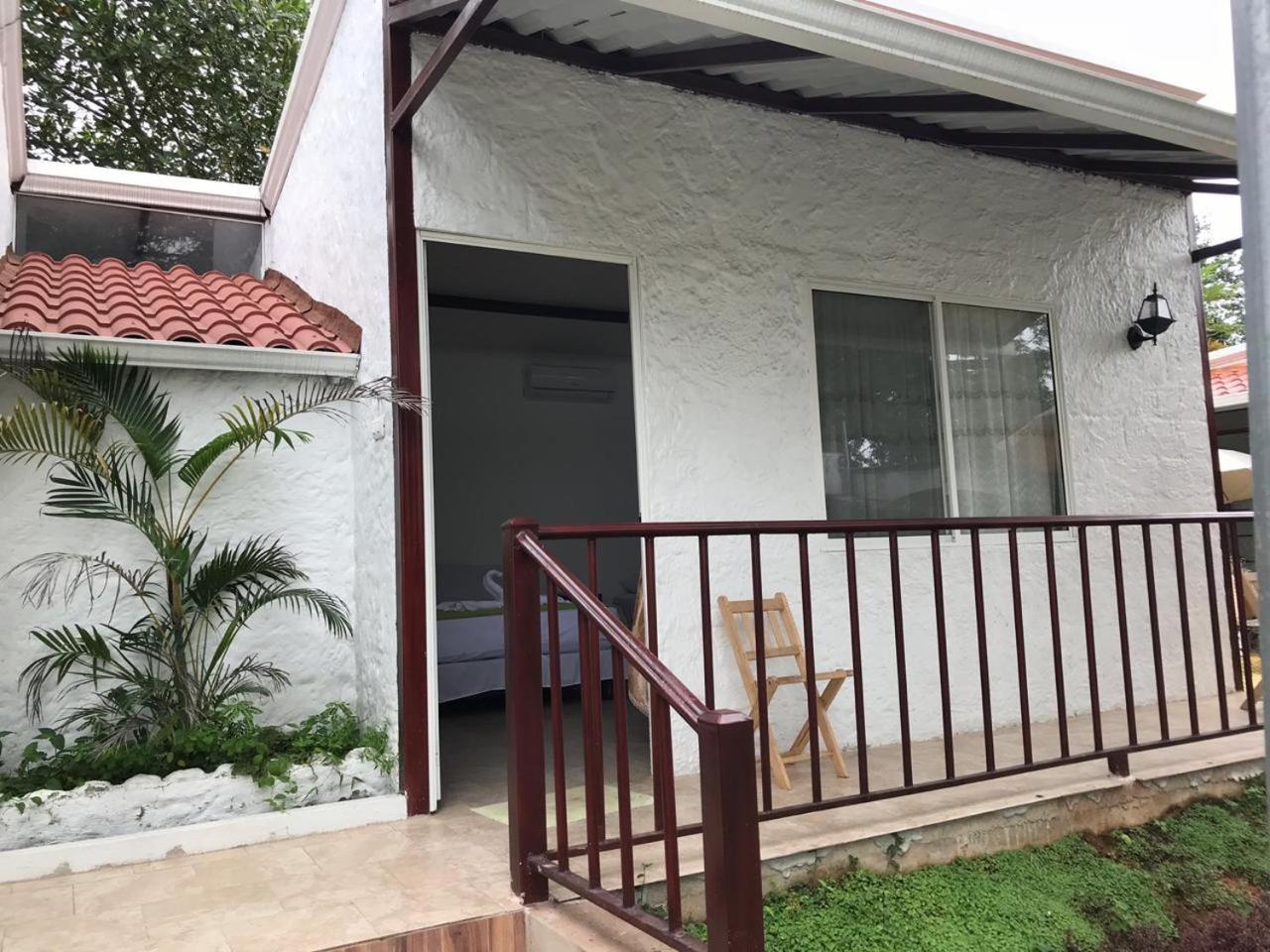 فندق Hostal Gualingo Santa Rosa  المظهر الخارجي الصورة