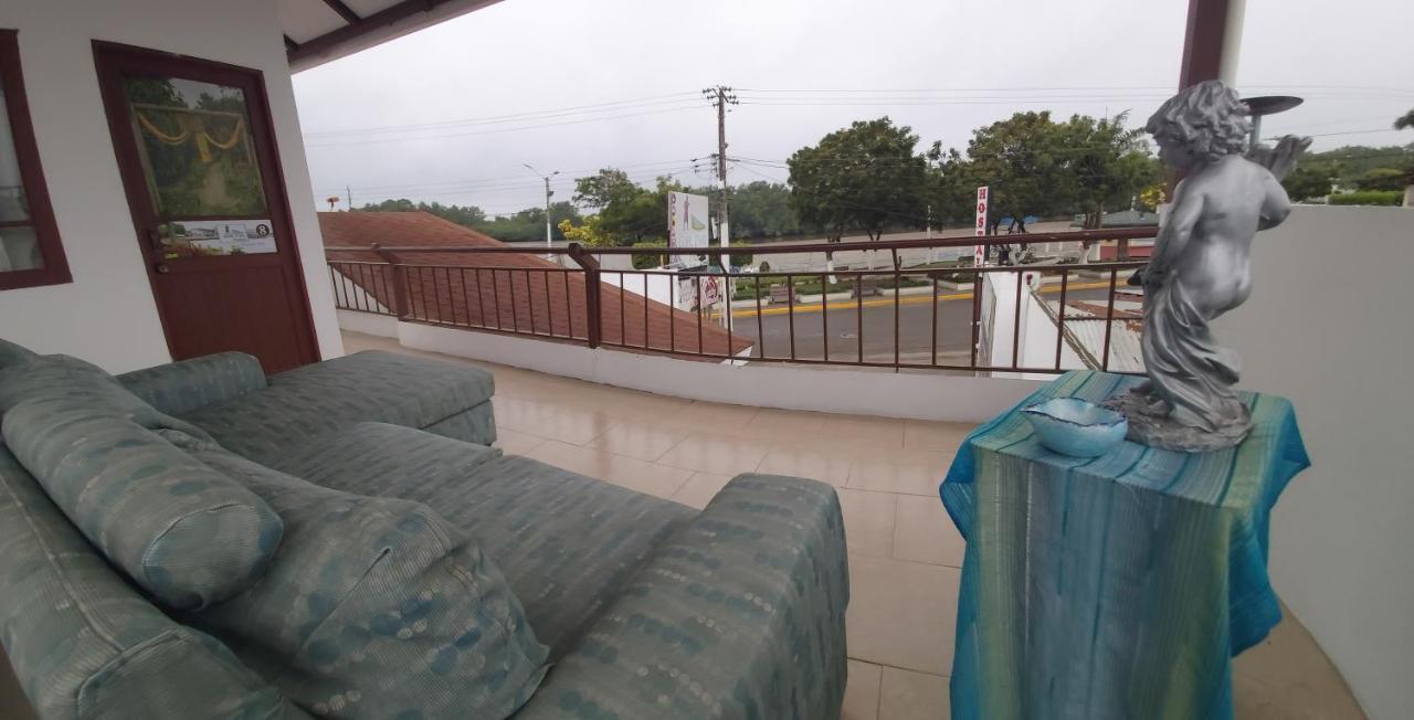 فندق Hostal Gualingo Santa Rosa  المظهر الخارجي الصورة